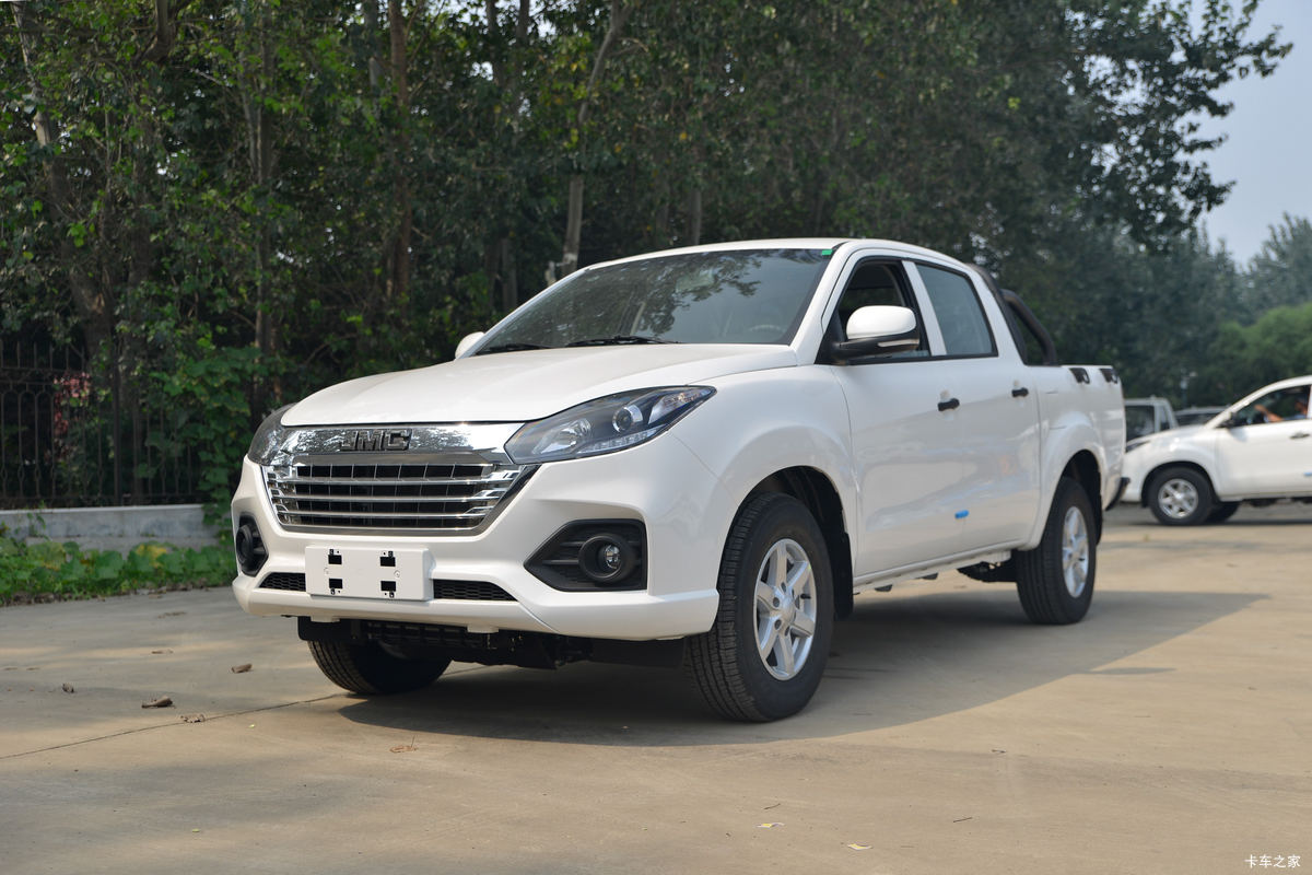 江铃 新宝典 2020款 舒适版 2.5T柴油 140马力 两驱 标轴距双排皮卡(国六)