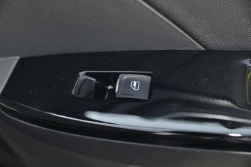 ������ʮ�� D-MAX 2020�� ���ư� 1.9T���� ���� �Զ� ˫��Ƥ��(����)ͼƬ