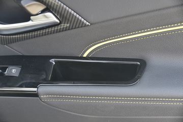 ������ʮ�� D-MAX 2020�� ���ư� 1.9T���� ���� �Զ� ˫��Ƥ��(����)ͼƬ