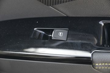 ������ʮ�� D-MAX 2020�� ���ư� 1.9T���� ���� �Զ� ˫��Ƥ��(����)ͼƬ