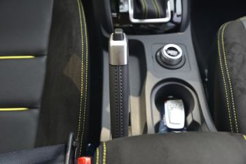 ������ʮ�� D-MAX 2020�� ���ư� 1.9T���� ���� �Զ� ˫��Ƥ��(����)ͼƬ