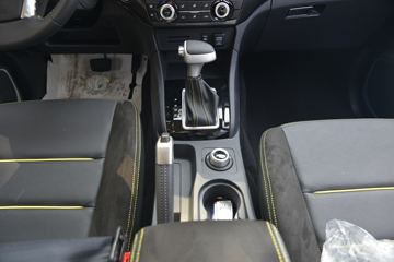 ������ʮ�� D-MAX 2020�� ���ư� 1.9T���� ���� �Զ� ˫��Ƥ��(����)ͼƬ