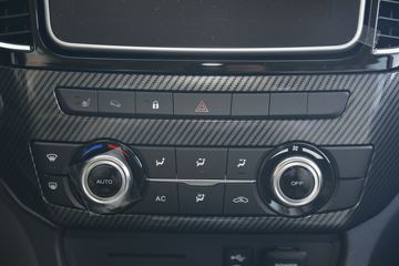 ������ʮ�� D-MAX 2020�� ���ư� 1.9T���� ���� �Զ� ˫��Ƥ��(����)ͼƬ