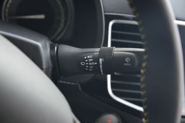 ������ʮ�� D-MAX 2020�� ���ư� 1.9T���� ���� �Զ� ˫��Ƥ��(����)ͼƬ