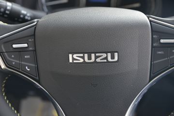 ������ʮ�� D-MAX 2020�� ���ư� 1.9T���� ���� �Զ� ˫��Ƥ��(����)ͼƬ