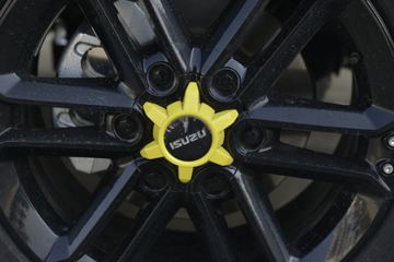 ������ʮ�� D-MAX 2020�� ���ư� 1.9T���� ���� �Զ� ˫��Ƥ��(����)ͼƬ