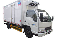 江铃 顺达窄体 116马力 4X2 4.135米冷藏车(国六)(中骥牌)(ZJQ5040XLC01)