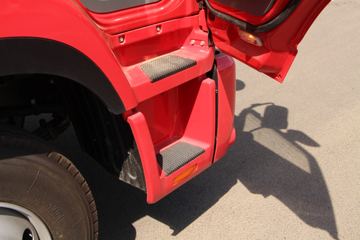 ���� �����A6LII�п� 220���� 4X2 6.8����ʽ�ػ���(HFC5161XXYP3K2A50KS)ͼƬ