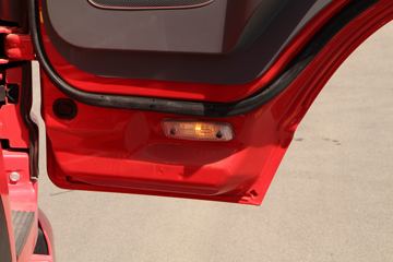 ���� �����A6LII�п� 220���� 4X2 6.8����ʽ�ػ���(HFC5161XXYP3K2A50KS)ͼƬ