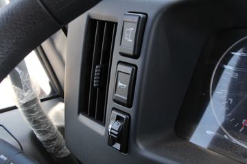 ���� �����A6LII�п� 220���� 4X2 6.8����ʽ�ػ���(HFC5161XXYP3K2A50KS)ͼƬ