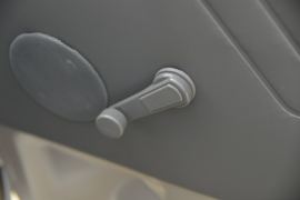 凯马底盘&nbsp;垃圾运输车驾驶室图片