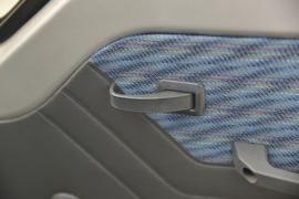 凯马底盘&nbsp;垃圾运输车驾驶室图片