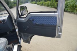 凯马底盘&nbsp;垃圾运输车驾驶室图片