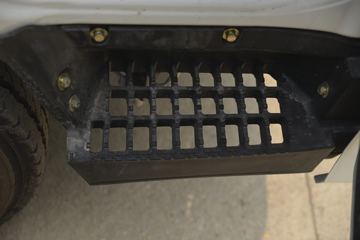 ���� ����M3 130���� 4X2 �泵��(����)ͼƬ