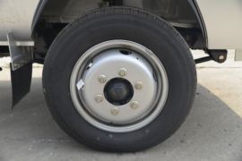 凯马底盘&nbsp;垃圾运输车底盘图片