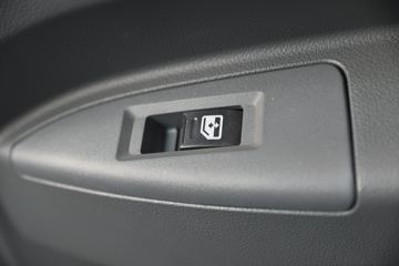 ���� ����M3 130���� 4X2 �泵��(����)ͼƬ