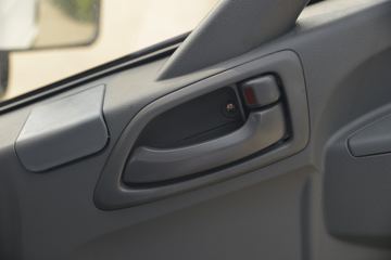 ���� ����M3 130���� 4X2 �泵��(����)ͼƬ