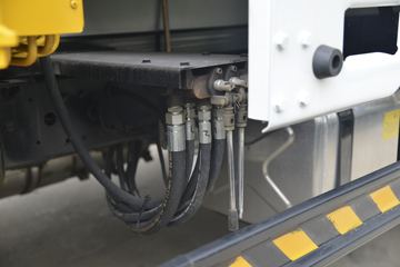 ���� ����M3 130���� 4X2 �泵��(����)ͼƬ