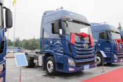 现代商用车 创虎XCIENT重卡 创业版 440马力 6X4牵引车(CHM4250KPQ49V)