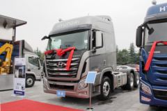 现代商用车 创虎XCIENT重卡 520马力 6X4 AMT自动挡牵引车(采埃孚)(CHM4251KPQ49V)
