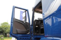 现代商用车 创虎XCIENT重卡 创业版 440马力 6X4牵引车(CHM4250KPQ49V)