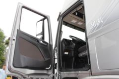 现代商用车 创虎XCIENT重卡 520马力 6X4 AMT自动挡牵引车(采埃孚)(CHM4251KPQ49V)