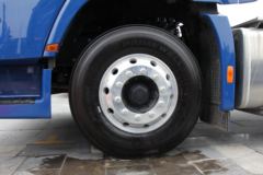 现代商用车 创虎XCIENT重卡 创业版 440马力 6X4牵引车(CHM4250KPQ49V)