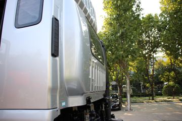 ����ʱ�� ES7 220���� 4X2 9.8����ʽ�ػ���(BJ5184XXYKPFN-05)ͼƬ