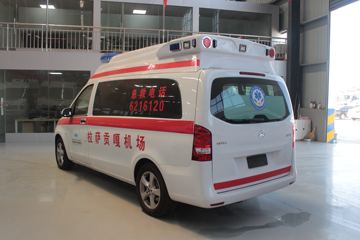 奔驰底盘&nbsp;救护车外观图片