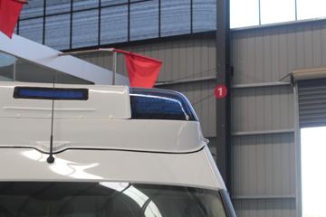 ���� ��ȫ˳V362 121���� 4X2 �Ȼ���(��������)(CLW5038XJHJ5)ͼƬ