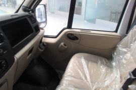 江铃底盘&nbsp;救护车内饰图片