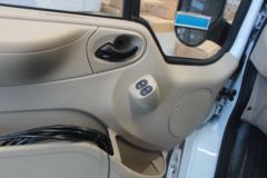 江铃 新全顺V362 121马力 4X2 救护车(程力威牌)(CLW5038XJHJ5)