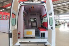 江铃 新全顺V362 121马力 4X2 救护车(程力威牌)(CLW5038XJHJ5)