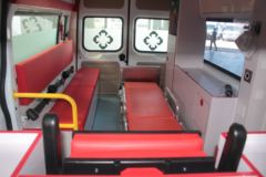 江铃 新全顺V362 121马力 4X2 救护车(程力威牌)(CLW5038XJHJ5)