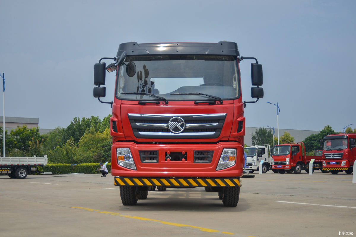 方鼎载货车外观图片