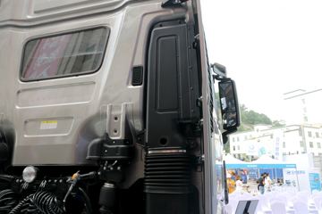 �ִ����ó� ����XCIENT�ؿ� 520���� 6X4�Զ���ǣ����(ZF AMT����һ��)ͼƬ