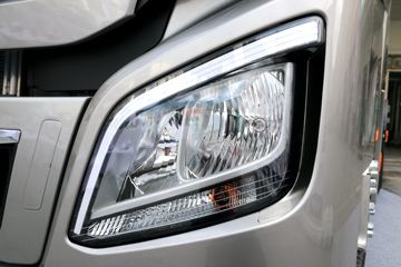 �ִ����ó� ����XCIENT�ؿ� 520���� 6X4�Զ���ǣ����(ZF AMT����һ��)ͼƬ