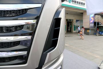 �ִ����ó� ����XCIENT�ؿ� 520���� 6X4�Զ���ǣ����(ZF AMT����һ��)ͼƬ