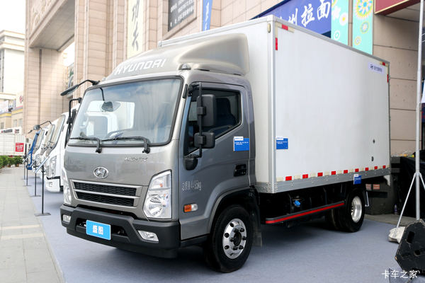 现代商用车 盛图城配版 116马力 4X2 4.12米单排厢式轻卡(CHM5045XXYGDC33V)