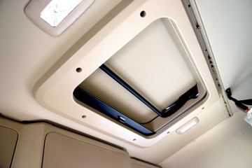 �ִ����ó� ����XCIENT�ؿ� 520���� 6X4�Զ���ǣ����(ZF AMT����һ��)ͼƬ