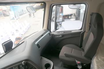 �ִ����ó� ����XCIENT�ؿ� 520���� 6X4�Զ���ǣ����(ZF AMT����һ��)ͼƬ
