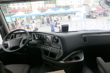 �ִ����ó� ����XCIENT�ؿ� 520���� 6X4�Զ���ǣ����(ZF AMT����һ��)ͼƬ