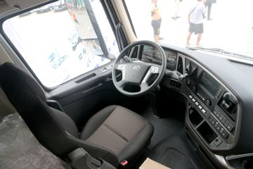 �ִ����ó� ����XCIENT�ؿ� 520���� 6X4�Զ���ǣ����(ZF AMT����һ��)ͼƬ