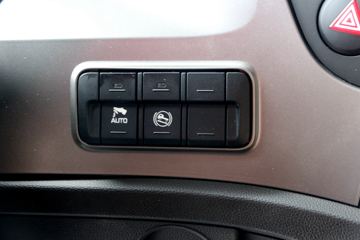 �ִ����ó� ����XCIENT�ؿ� 520���� 6X4�Զ���ǣ����(ZF AMT����һ��)ͼƬ