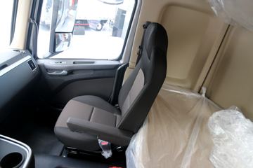 �ִ����ó� ����XCIENT�ؿ� 520���� 6X4�Զ���ǣ����(ZF AMT����һ��)ͼƬ