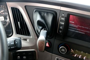 �ִ����ó� ����XCIENT�ؿ� 520���� 6X4�Զ���ǣ����(ZF AMT����һ��)ͼƬ