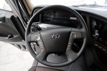 �ִ����ó� ����XCIENT�ؿ� 520���� 6X4�Զ���ǣ����(ZF AMT����һ��)ͼƬ