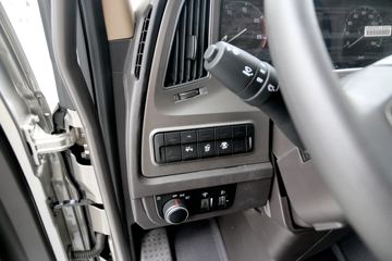 �ִ����ó� ����XCIENT�ؿ� 520���� 6X4�Զ���ǣ����(ZF AMT����һ��)ͼƬ