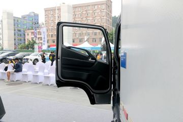 �ִ����ó� ʢͼ����� 116���� 4X2 4.12�׵�����ʽ�Ῠ(CHM5045XXYGDC33V)ͼƬ