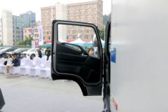 现代商用车 盛图城配版 116马力 4X2 4.12米单排厢式轻卡(CHM5045XXYGDC33V)